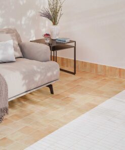 Bejmat Tan Matt og White Gloss miljo